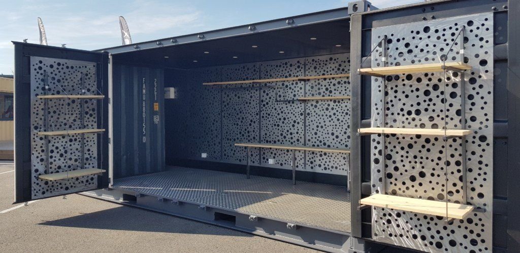 20211020_135106-1024x498-1.jpg KONTEJNER MORSKI, 20 STÓP OTWARTY BOK SUCHY „SHOP-BOX” - obrazek 3