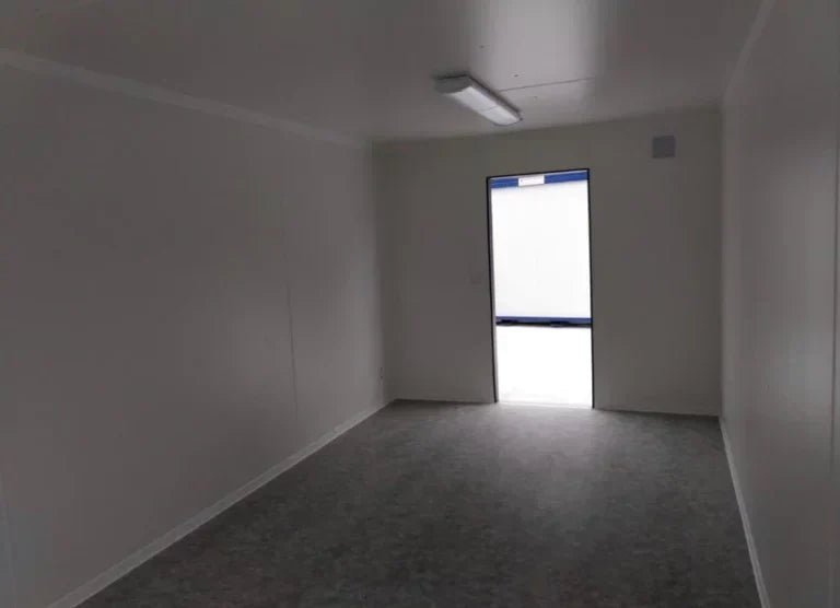 6e4a02f6-3aa6-4016-9a67-7acdd46049d8-768x556-1.jpg Czarny kontener biurowy 6x3MOT (VAT WLICZONY) - obrazek 5