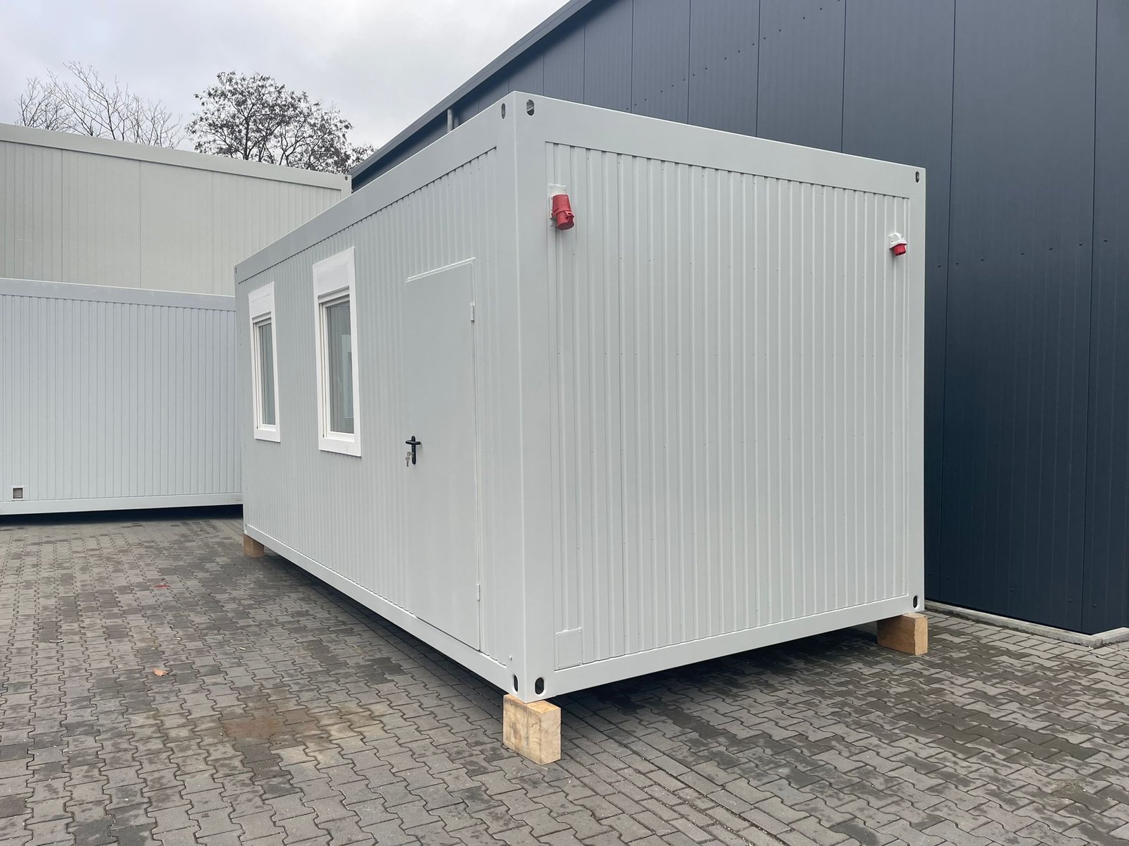 Buerocontainer-3m-neu-3_1.jpg KONTENER BIUROWY 6X3 - obrazek 3