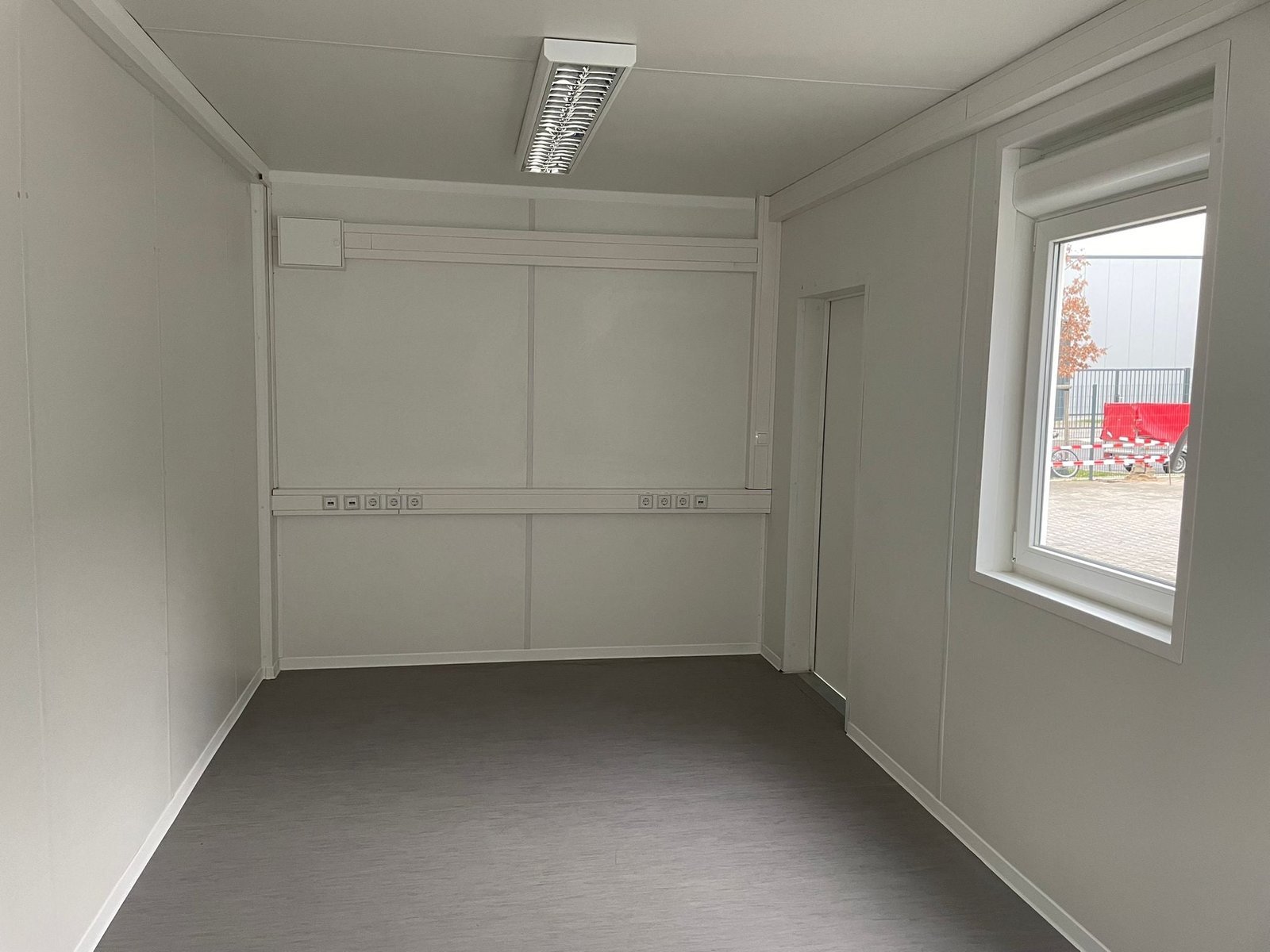 Buerocontainer-3m-neu-5_1.jpg KONTENER BIUROWY 6X3 - obrazek 5