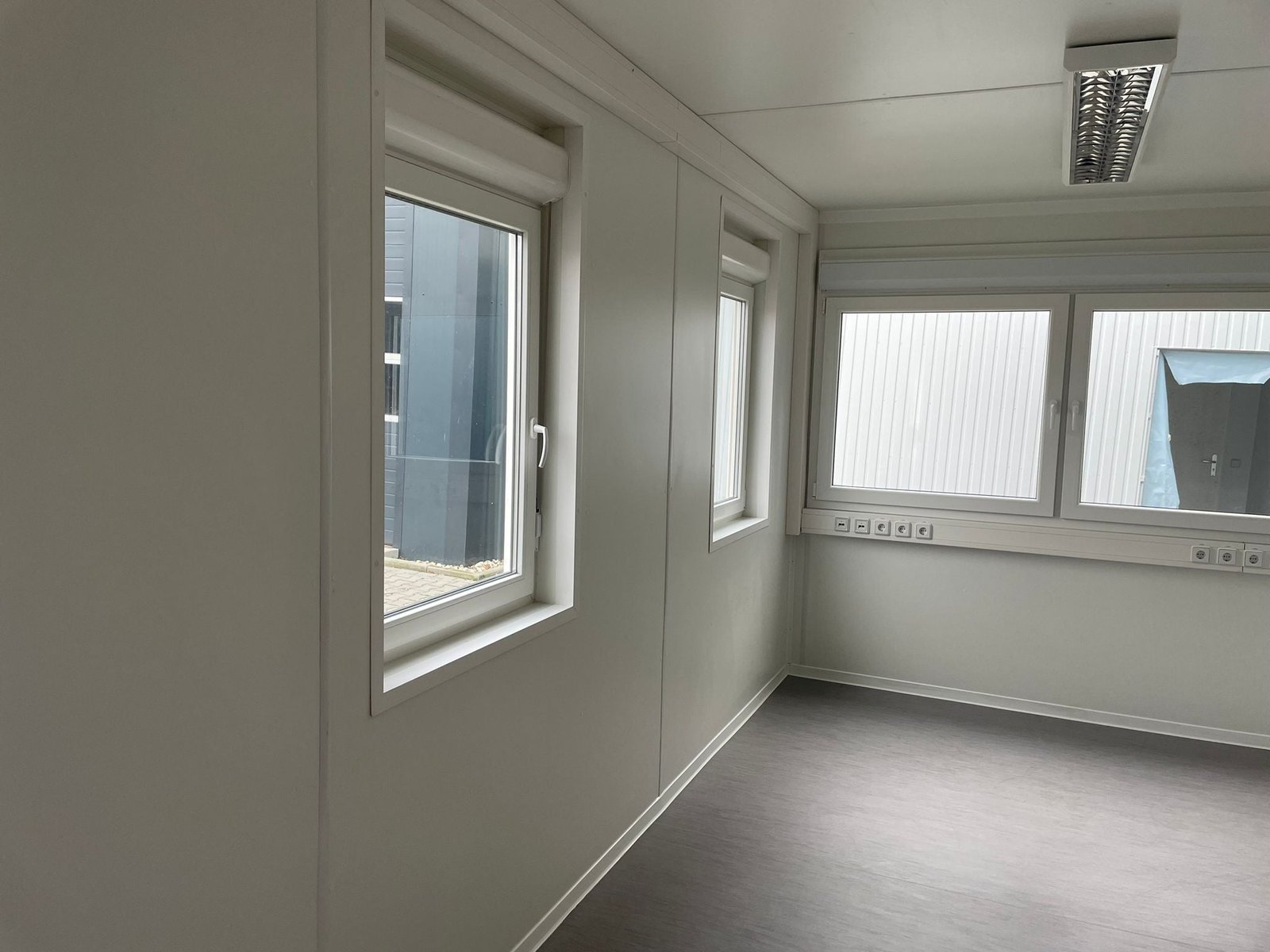 Buerocontainer-3m-neu-6_1.jpg KONTENER BIUROWY 6X3 - obrazek 6