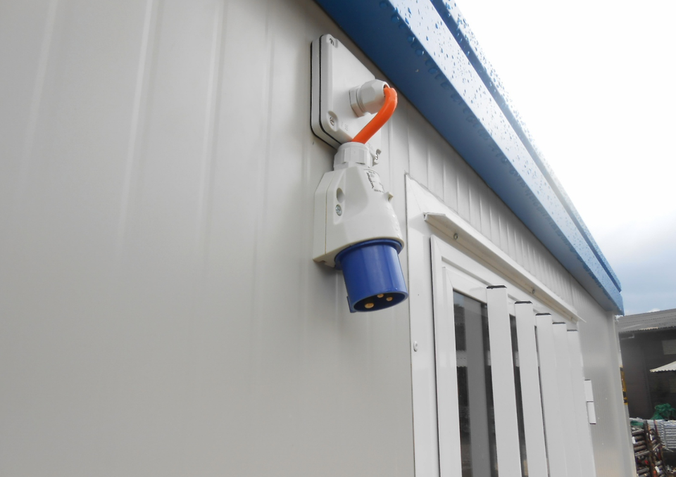 rn-image_picker_lib_temp_7184647d-891d-4990-a35f-e1ffcd5f1fae.png KONTENER Z PRYSZNICAMI (WYMIARY 6,00 X 2,40 M) - obrazek 4