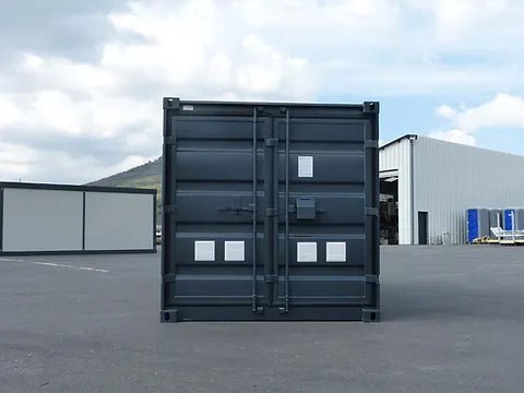 rn-image_picker_lib_temp_a0e49cd9-5e7e-4ed6-a2c1-b3f5a0757a51.jpg KONTENER 15-STOPOWY Z INSTALACJĄ ELEKTRYCZNĄ, KRATKAMI WENTYLACYJNYMI I BLOKADĄ KLUCZA - obrazek 5